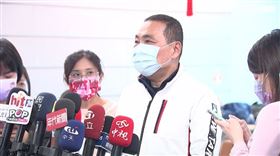 侯友宜開箱2023癸卯兔年的春聯與福袋會後受訪