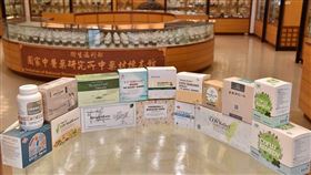 國家中醫藥研究所提供、翻攝自清冠一號動態查詢表、記者鍾志鵬攝影、翻攝自中醫師公會全國聯合會官網