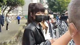 丟丟妹開打離婚官司！著超短裙+薄紗出庭