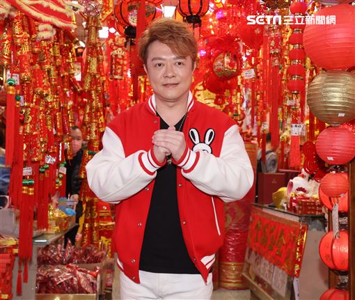 金曲歌王翁立友元旦無預警宣布結婚喜訊，直呼「找到人生新夥伴」完成人生大事。（記者邱榮吉/攝影）