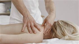 撥筋師 按摩 抓龍 pixabay