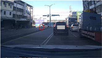 台中客運又出意外　行人過馬路慘被撞上