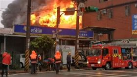 台北市內湖印刷廠發生火警。（圖／翻攝畫面）