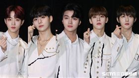  新／DRIPPIN（李協、黃允省、車俊昊、金東玧、金敏緒）。（圖／記者邱榮吉攝影）