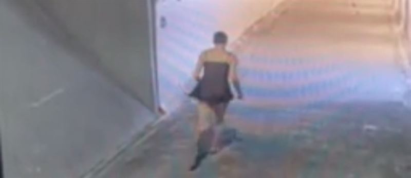 男穿性感內衣校園內露鳥奔跑　辯紓壓中