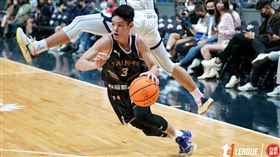 ▲谷毛唯嘉拿下全隊最高19分，率獵鷹打破「客場魔咒」奪勝。（圖／翻攝自T1聯盟提供）