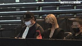 天后蔡依林「UGLY BEAUTY世界巡迴演唱會」來到第五場，台下嘉賓沒想到意外看到「馬桶小開」邱士楷，過去曾被報導與台灣第一名模林志玲傳出緋聞，甚至還傳出他癡心守候林志玲二十年，但隨著林志玲結婚生子，「馬桶小開」邱士楷也有了自己的愛情，娶了上海嬌邱士楷 妻Ariel，而兩人也現身蔡依林演唱會。 記者鄭尹翔攝影

