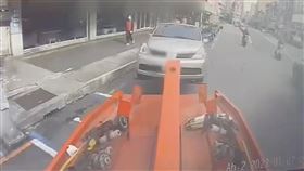 拖吊13秒「最新視角」曝！警：要1~3分鐘