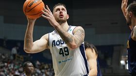 ▲全家海神末節狂飆41分，庫薩斯拿下全場最高21分11籃板，率隊中止特攻6連勝。（圖／T1聯盟提供）