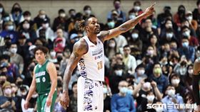 ▲「魔獸」霍華德（Dwight Howard）復出對戰台啤英熊。（圖／記者劉彥池攝影）