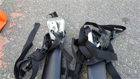 國1南下豐原段，7車連撞，肇因，行李架掉落(圖／翻攝畫面)