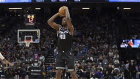 ▲國王巴恩斯（Harrison Barnes）砍賽季新高30分，率隊退魔術、止2連敗。（圖／美聯社／達志影像）