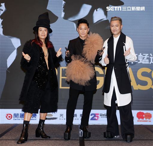 睽違13年草蜢演3月攻小巨蛋開唱。（記者邱榮吉/攝影）