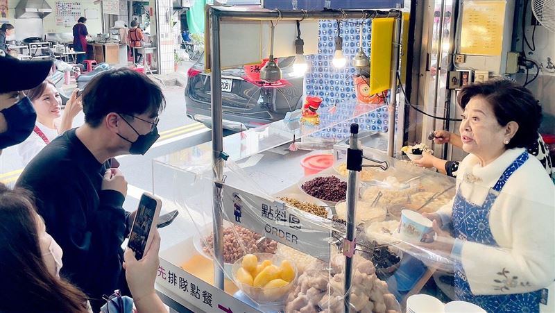 台南50年老店老闆娘竟是金馬影后驚呆民眾