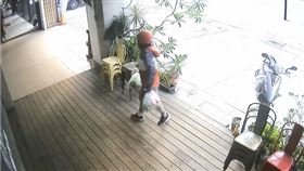 高雄,送菜,偷竊,咖啡廳,新興區,翻攝爆料公社公開版