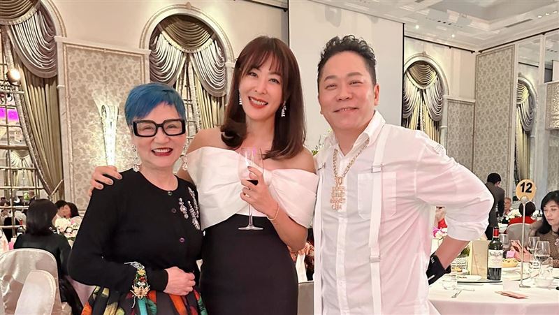 張小燕、陶晶瑩喝喜酒　大咖絕美新人曝光