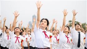 找回新世代收視群　《WE ARE》邀7校逾千名學生共演