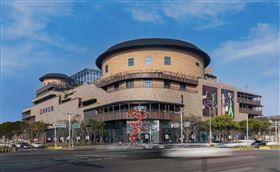 遠東百貨竹北店粉專發文，謝謝新竹鄉親們這一年來的照顧，往後也請繼續多多支持遠百竹北。（圖／翻攝自遠東百貨 竹北店）