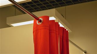 外籍男進女更衣室脫光猥褻…女童撞見嚇壞