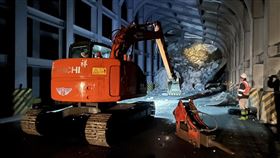 蘇花公路大清水隧道於昨(11)日夜間11:55分坍方(公路總局提供)