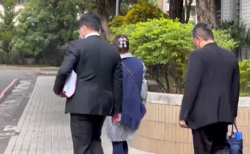 長榮大學外籍女大生命案，凶嫌梁育誌一審遭判死刑。二審的高雄高分院日前開庭，女大生的父母出庭，盼維持死刑，希望台灣司法能給予公道，不要有更多人遇害。（讀者提供）