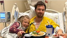 亨特里希(Joel Hentrich)，匹克球，急著傳球轉頭太快，左頸動脈撕裂，扭斷 (圖／翻攝自募款網站GoFundMe)