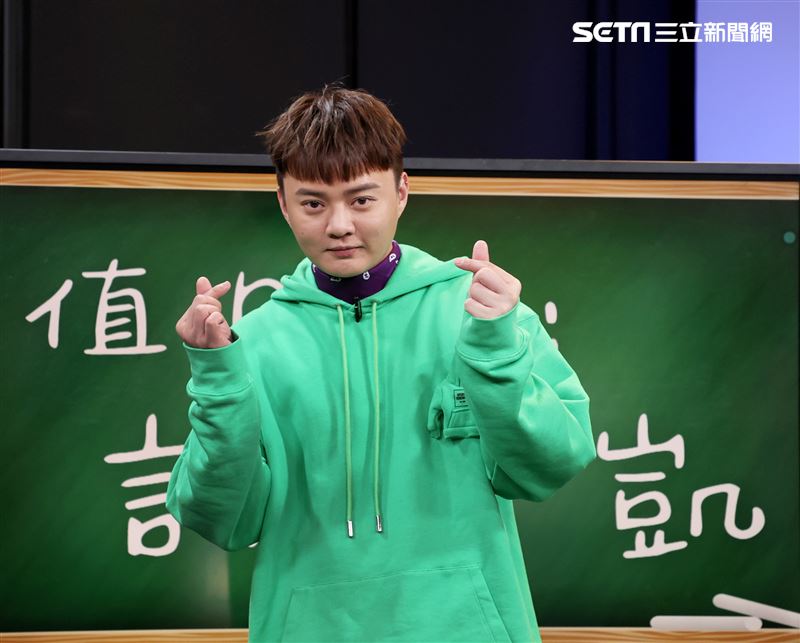 小記者大明星錄影許富凱三立新聞網專訪。（記者邱榮吉/攝影）