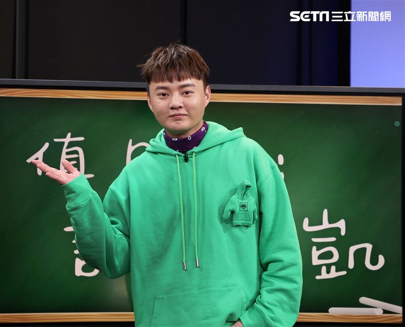 小記者大明星錄影許富凱三立新聞網專訪。（記者邱榮吉/攝影）