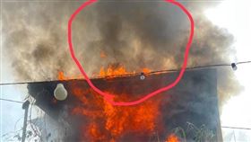 ▲大火中顯像佛祖。（圖／翻攝自府城盤古藥皇廟【神佛壇】）