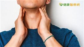 HAE為一種罕見的原發性免疫不全症，一旦發作就會全身水腫，有病友曾喉嚨腫到窒息，歷經氣切手術與電擊急救才從鬼門關前生還。