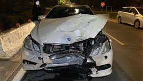 酒駕肇禍  金門73歲騎士斷魂（1）金門縣警察局12日發布新聞稿表示，一輛重機車上午遭到自小客車追撞，73歲陳姓騎士傷重，到院前已死亡；自小客車張姓駕駛酒測值超標，將依過失致死及公共危險罪送辦。（金門縣警察局提供）中央社記者黃慧敏傳真  112年1月12日