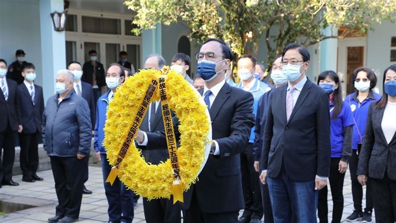 朱立倫謁陵：國民黨堅持走蔣經國的路線