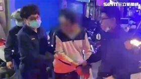 北市郭男不滿鄰居及官司對象，憤而在對方門口潑汽油縱火洩憤。（圖／翻攝畫面）