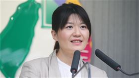 民進黨新人事公布  魏筠任客家部主任民進黨12日舉行中央黨部主管人事公布記者會，客家部主任魏筠（圖）表示，希望民進黨在客家年輕人這一塊可以挖掘出更多票源，守護台灣民主，爭取2020年總統大選的勝利。中央社記者謝佳璋攝  108年8月12日