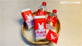 凱基銀行兔年迎新春開運禮別出心裁，今年特別結合文創與新銳藝術家徐書涵聯名推出好兔成雙—「萌兔發財水」與「錢兔似錦發財米」。（圖／凱基銀行提供）