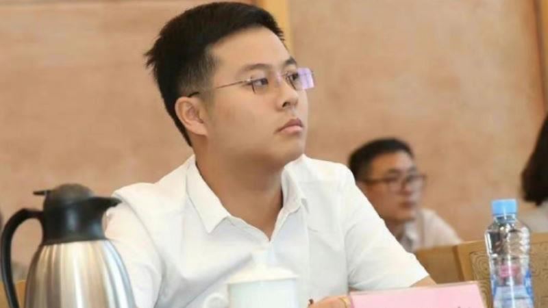 15歲就在中共工作　中國網友怒疑：有後台