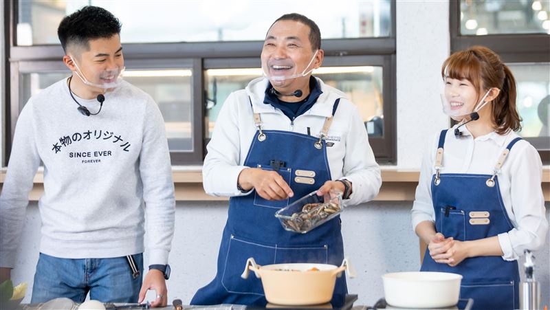 上菜！侯友宜秀「雙喜燉雞盅」食譜外流了