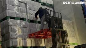 台中市衛生局聯合南投、彰化衛生局查獲餐飲業者存放3.9噸過期巴沙魚。（圖／台中市衛生局提供）