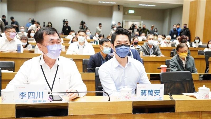 蔣萬安共識營先找「未來副手」林奕華開講