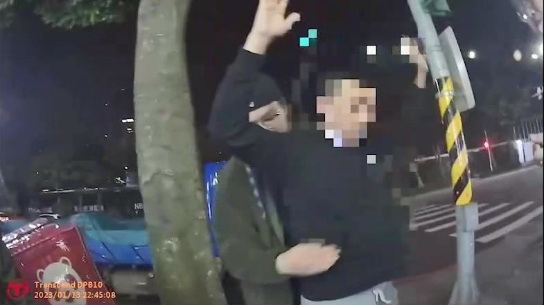 新北|新北通訊行員工盜客戶個資圖利！偷到惡煞女友　被3煞逼簽30萬本票 | 社會 | 三立新聞網  SETN.COM