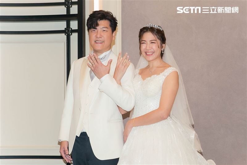 「漢堡主播」鄭亦真和圈外男友小綱舉行婚禮，演藝圈好朋友小煜、無尊、張文綺等人都到場力挺。（圖／記者楊澍攝影）