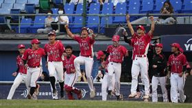 南華大學6：1擊敗國立體大，隊史首次闖進UBL冠軍戰。（圖／大專體總提供）