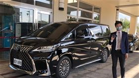 曾玟學爆鍾東錦公務車要價520萬（圖／翻攝自曾玟學臉書）