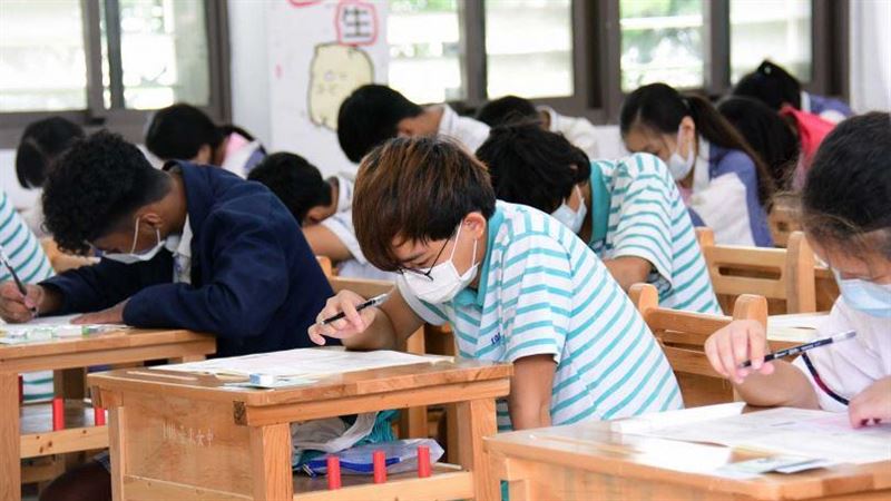 會考壓力致退化　國中生竟需包尿布