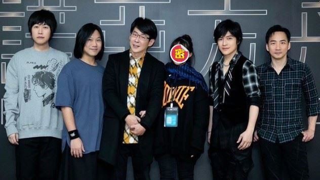 五月天高雄嘉賓曝光？「她」合照洩端倪