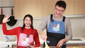 林楚茵、梁文傑煮「炒大陳年糕」（圖／林楚茵辦公室提供）（春節留稿，其餘勿用）