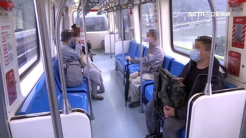 她搭捷運沒座位只能站　大嬸竟嗆：擋風景