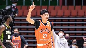  ▲「狀元」張鎮衙在三分線外6投6中，攻下19分，領航猿奪下10連勝，持續締造聯盟最長連勝紀錄。（圖／PLG聯盟提供）