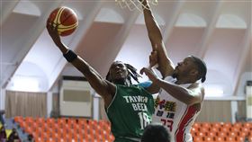 台灣啤酒逆轉裕隆納智捷。（圖／籃協提供）