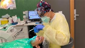 海外牙醫學生在學時已經有能力在教授的監督下獨立完成根管治療